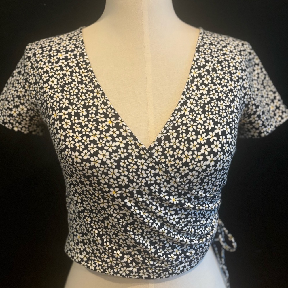 Forever 21 flower crop top